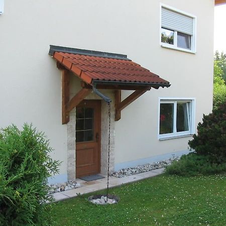 Ferienwohnung Im Gruenen Illschwang Exterior photo