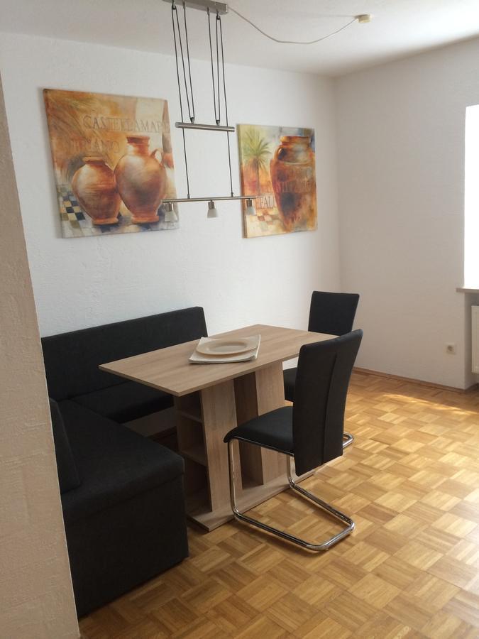 Ferienwohnung Im Gruenen Illschwang Exterior photo
